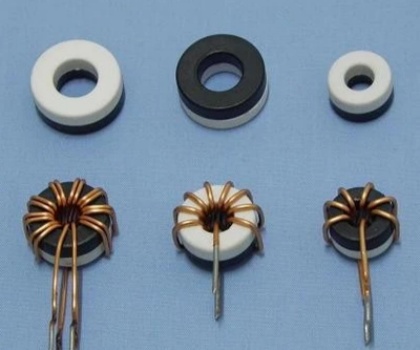 如何根据非晶纳米晶剩余损耗的特点选择合适的应用频率